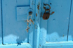 The keys to… Santorini